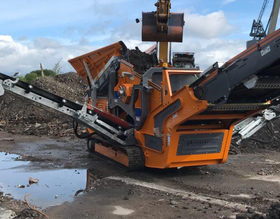 Mobile crushing and screening plant — Mining Equipment & Heavy Spare Parts